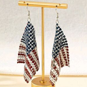 New PATRIOTIC AMERICAN FLAG DANGLE EARRINGS july 4th fun